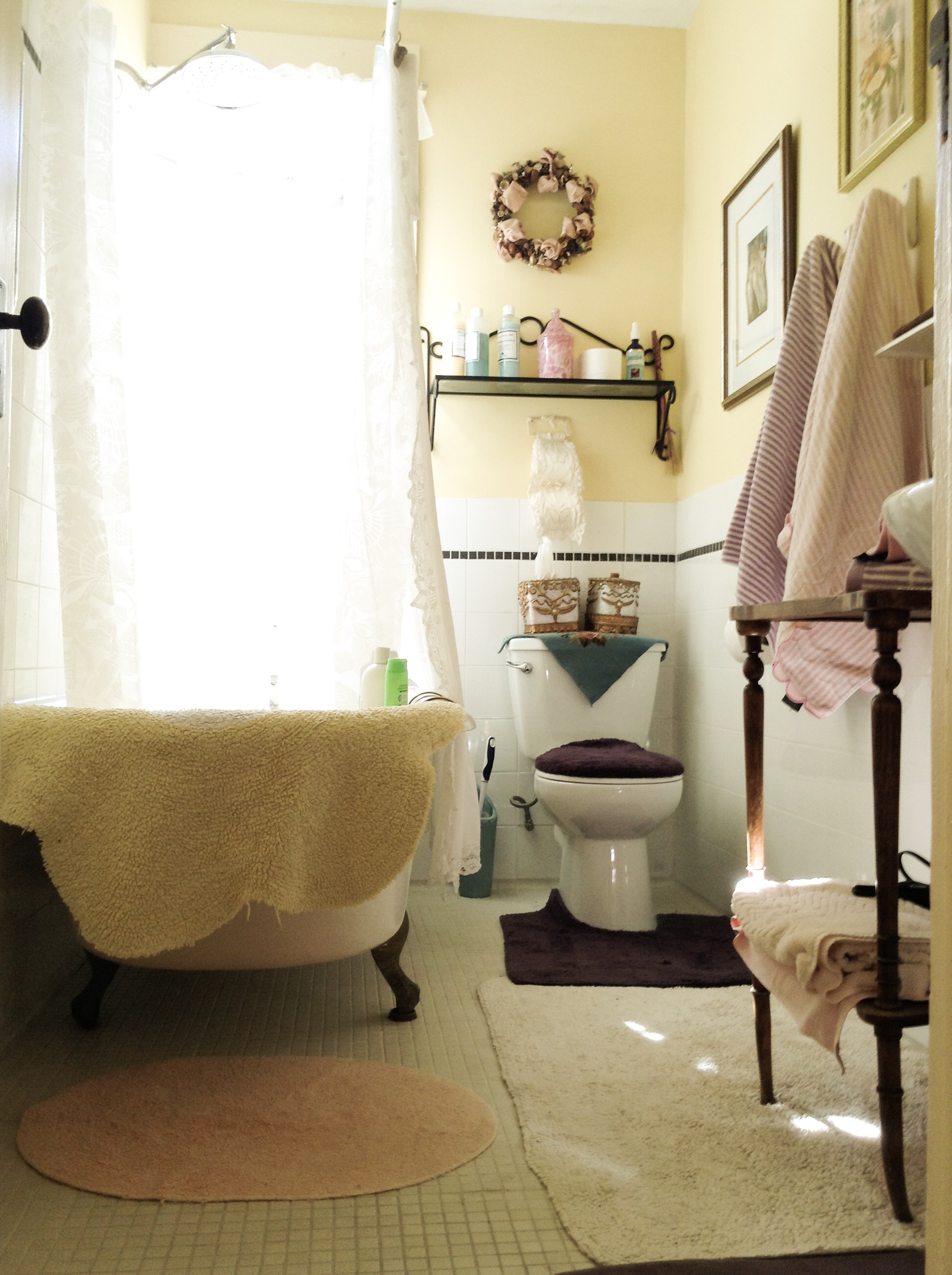 Private Lavender Bathroom Victorian Clawfoot Tub